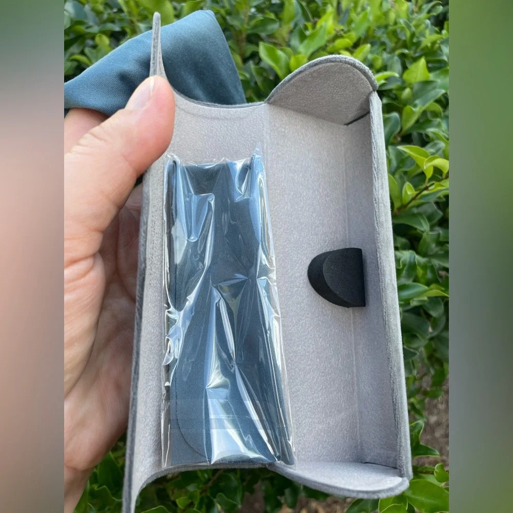 Gray Velvet Fabric Glasses Case‎